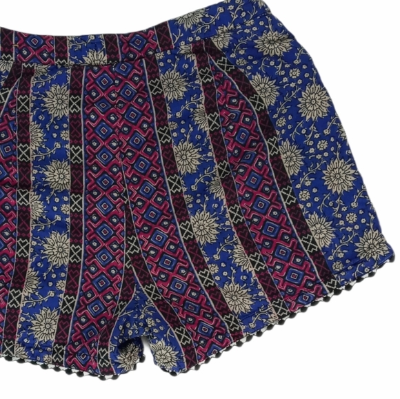 Hollister shorts with side hook and zipper size 0 - Picture 5 of 8